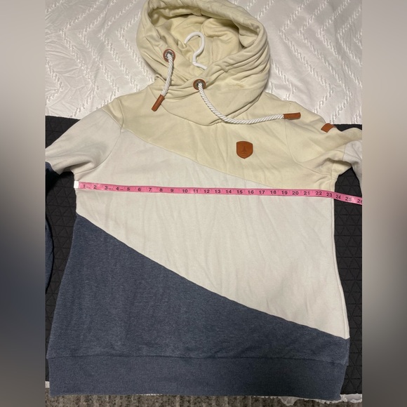 Women’s Wanakome Selene Hoodie - Picture 2 of 5